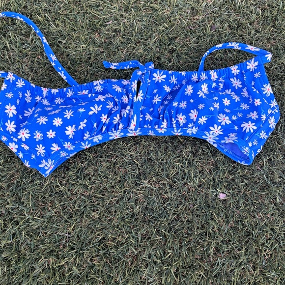 Xhilaration Blue Floral Bikini Top - Picture 2 of 5
